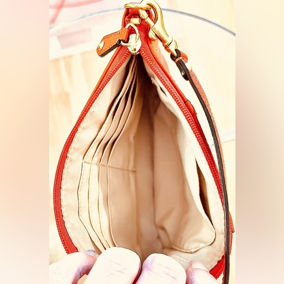 COACH PUMPKIN LEATHER  POUCHETTE - Picture 14 of 15